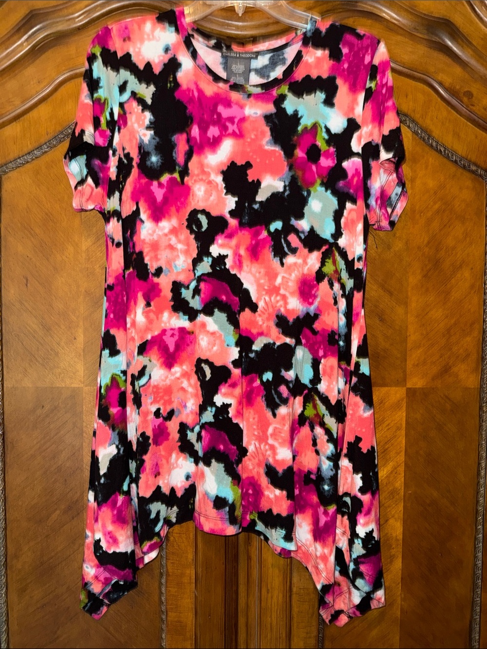 Chelsea & Theodore Pink Multi Abstract Tie-Dye Tunic Top